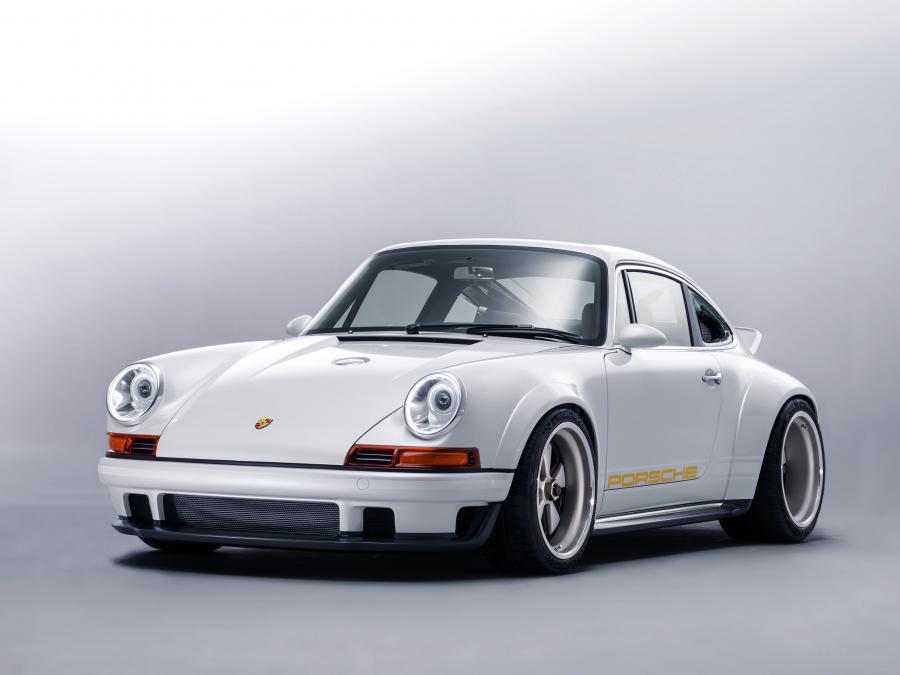  Porsche 911 DLS by Singer 2018 года  (фото 1 из 40)